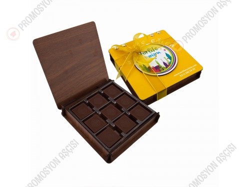 Kabartma Ahşap Kutuda Madlen Çikolata