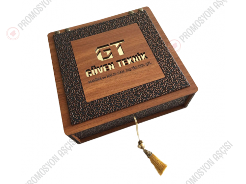 Yavrulu Ahşap Kutuda Kalem Defter Çikolata Seti